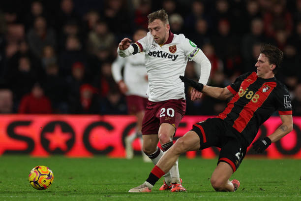 於其強調 於其強調